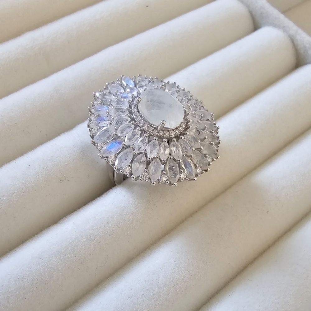 Elegant Silver and White Gemstone Ring